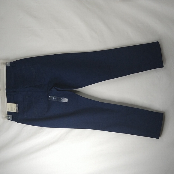 Tummy-Control Straight-Leg Jeans Size: 2PS - Picture 5 of 7